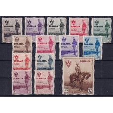 COLONIAS ITALIANAS SOMALIA 1935 Yv 194/207 SERIE COMPLETA NUEVA CON GOMA/MINT EL VALOR FINAL CON SUAVES DOBLECES Y GOMA ALGO AMARRONADA UNIFORMES MILITARES RARA SERIE AQUÍ EN UN PRECIO DE OFERTA 340 EUROS